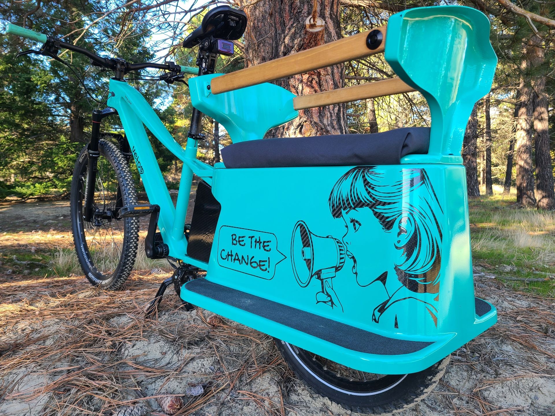 Long John all-terrain electric cargo bike